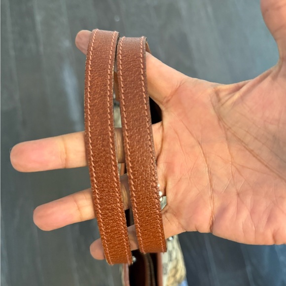 Gucci Tan and Brown Signature Tote - Picture 4 of 11